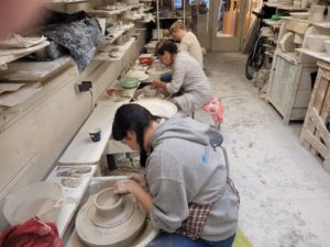 Basalt workshop pottenbakken